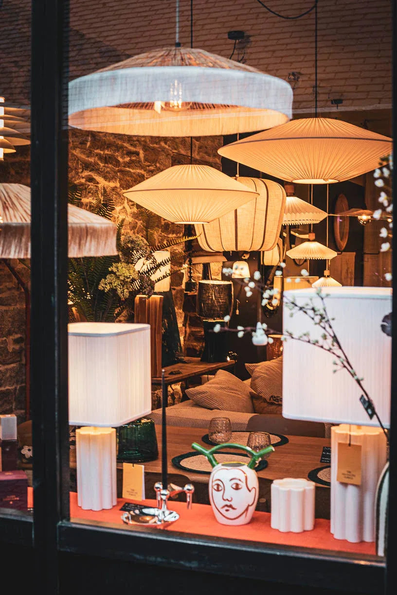 Suspension en lin naturel et céramique artisanale – ambiance Vianomade