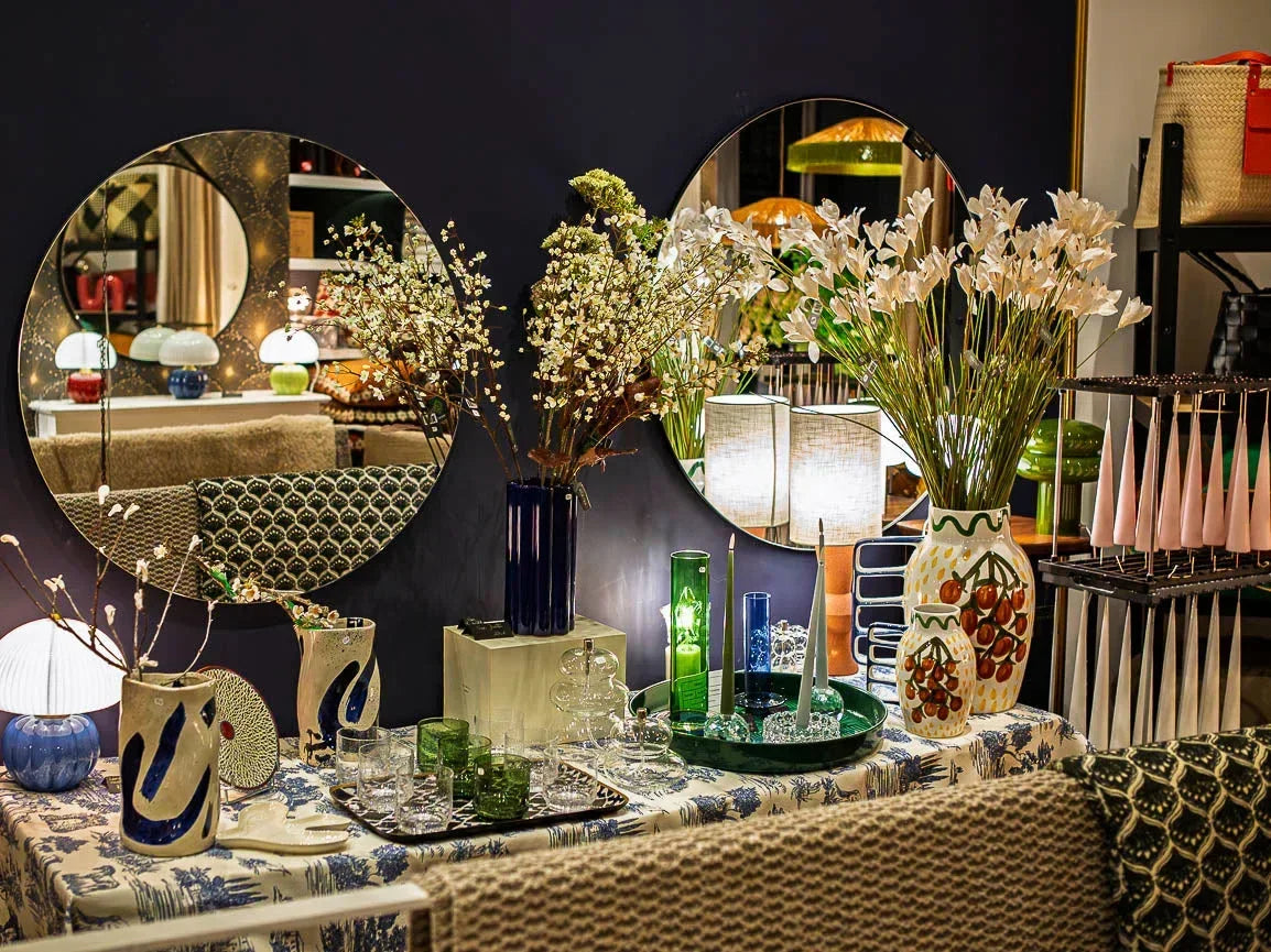 Vases artisanaux en céramique et verre coloré – univers Vianomade