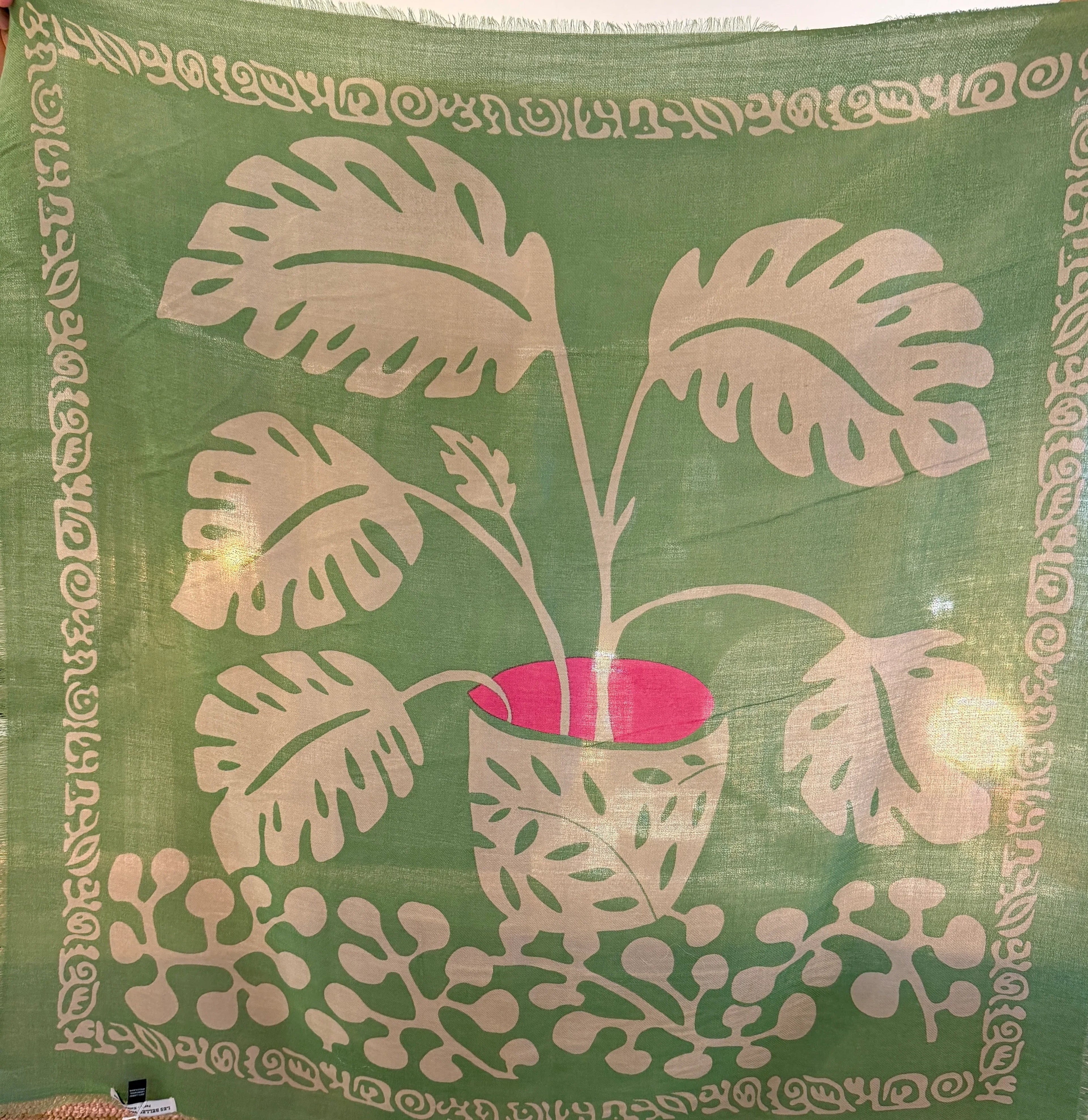 Tenture verte motifs feuillage beige ambiance naturelle Vianomade