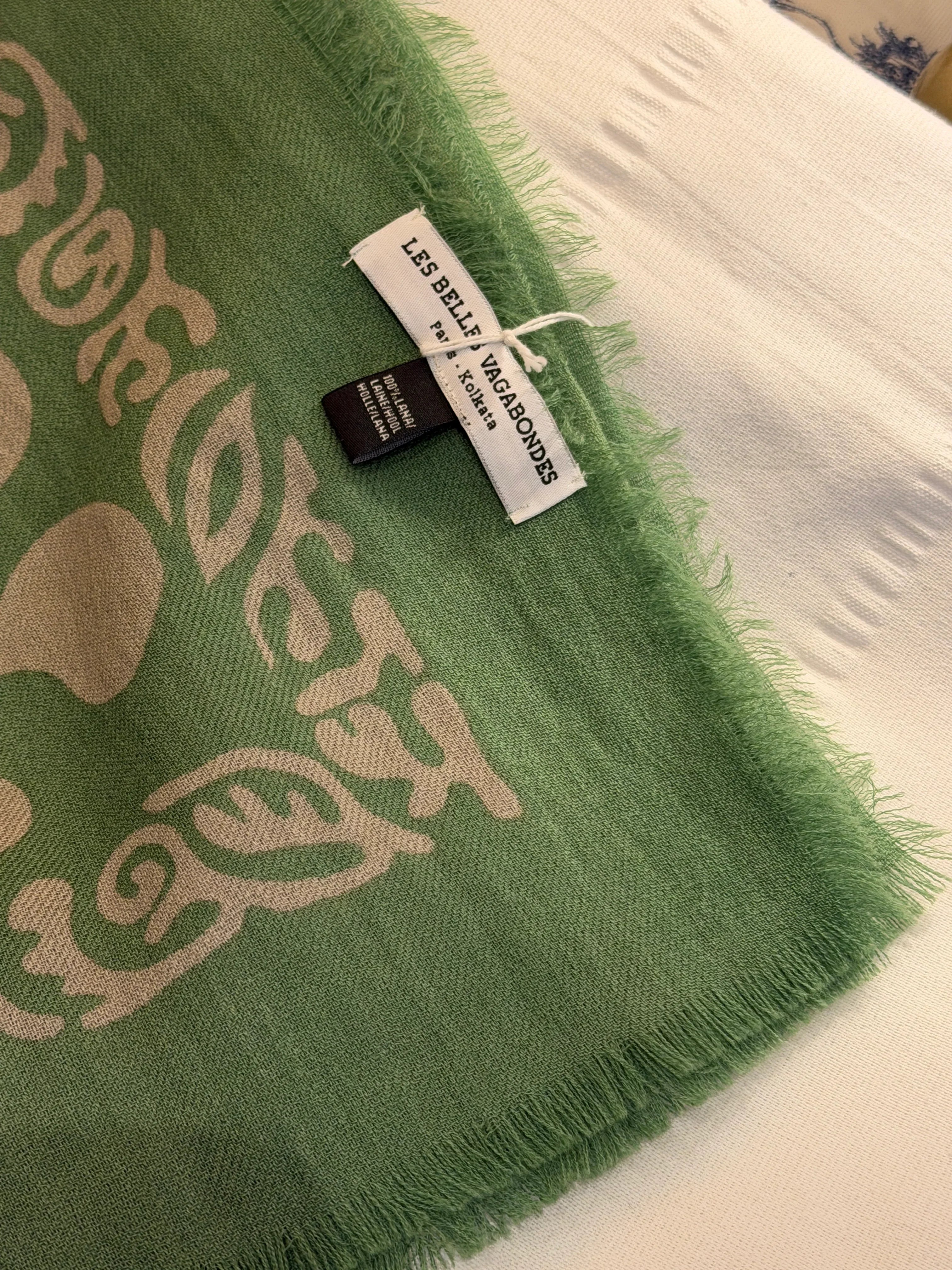 Foulard Les Belles Vagabondes vert motif naturel – univers Vianomade