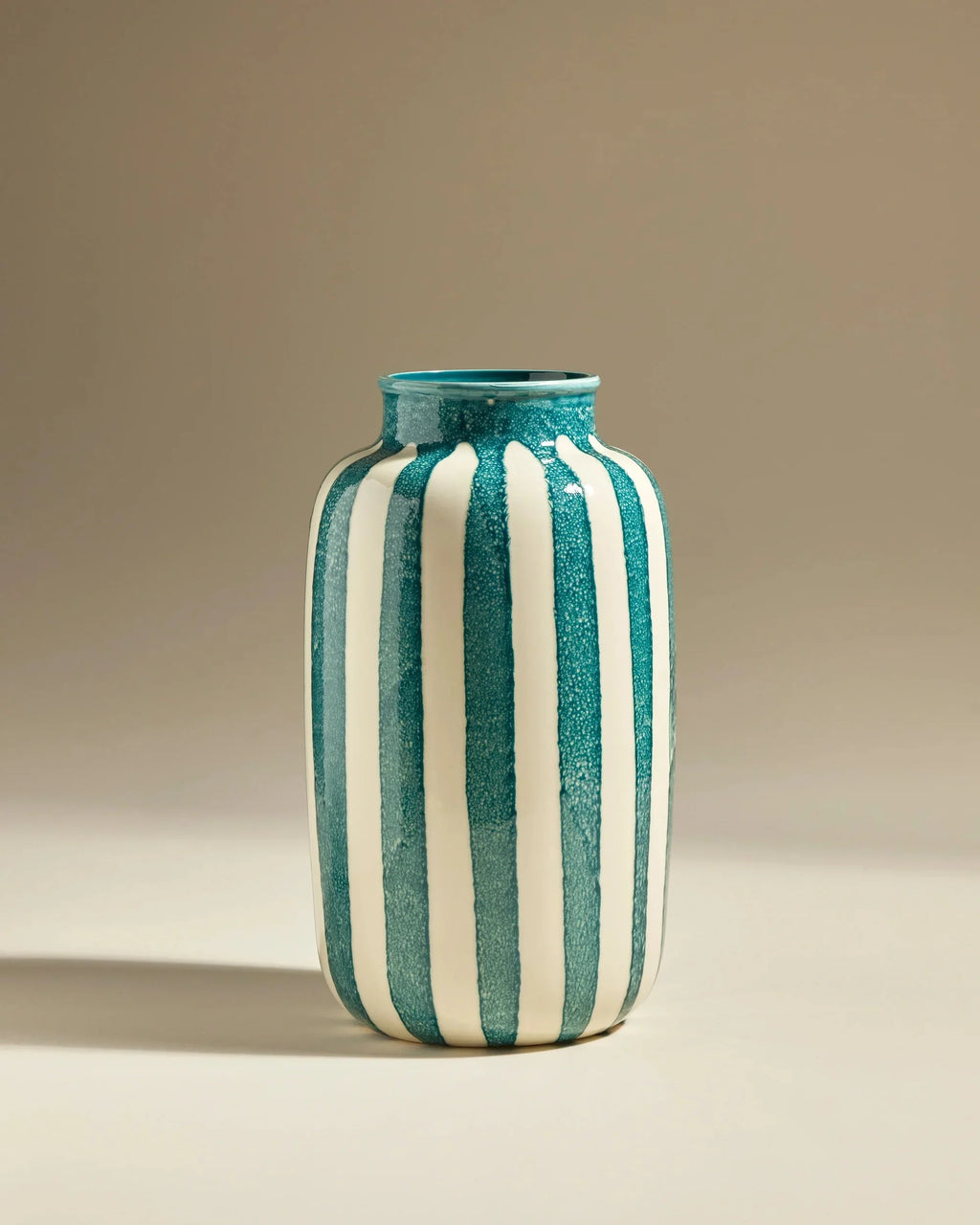 Vase rayé bleu et blanc en céramique Sarah Lavoine – décoration Vianomade