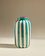 Vase rayé bleu et blanc en céramique Sarah Lavoine – décoration Vianomade